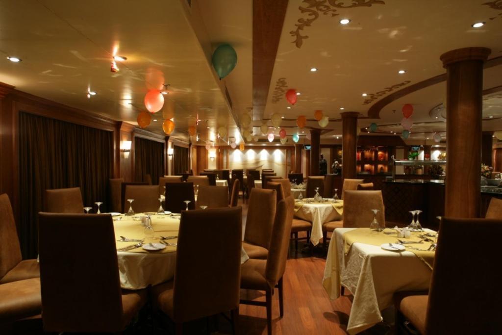 Nile Cruise 3 Nights From Aswan To Luxor Every Friday, Monday And Wednesday With Tours מראה חיצוני תמונה